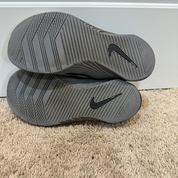 Nike Metcon 6 Shoes Mens Size 9.5 Gray Black White Training Sneakers CK9388-117 - Picture 7 of 8